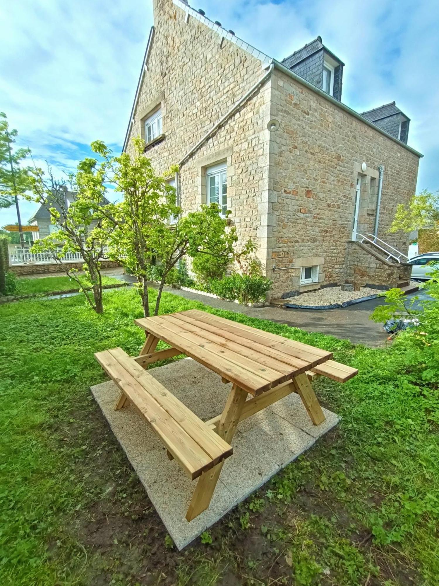 Loft British Au Pied Du Mont ! Apartment Pontorson Exterior foto